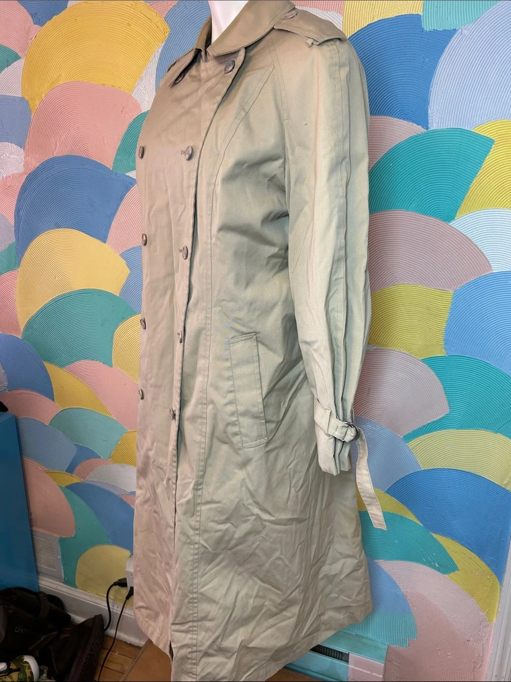 1970s London Fog Classic Beige Double-Breasted Trench Coat - Men’s sz 14